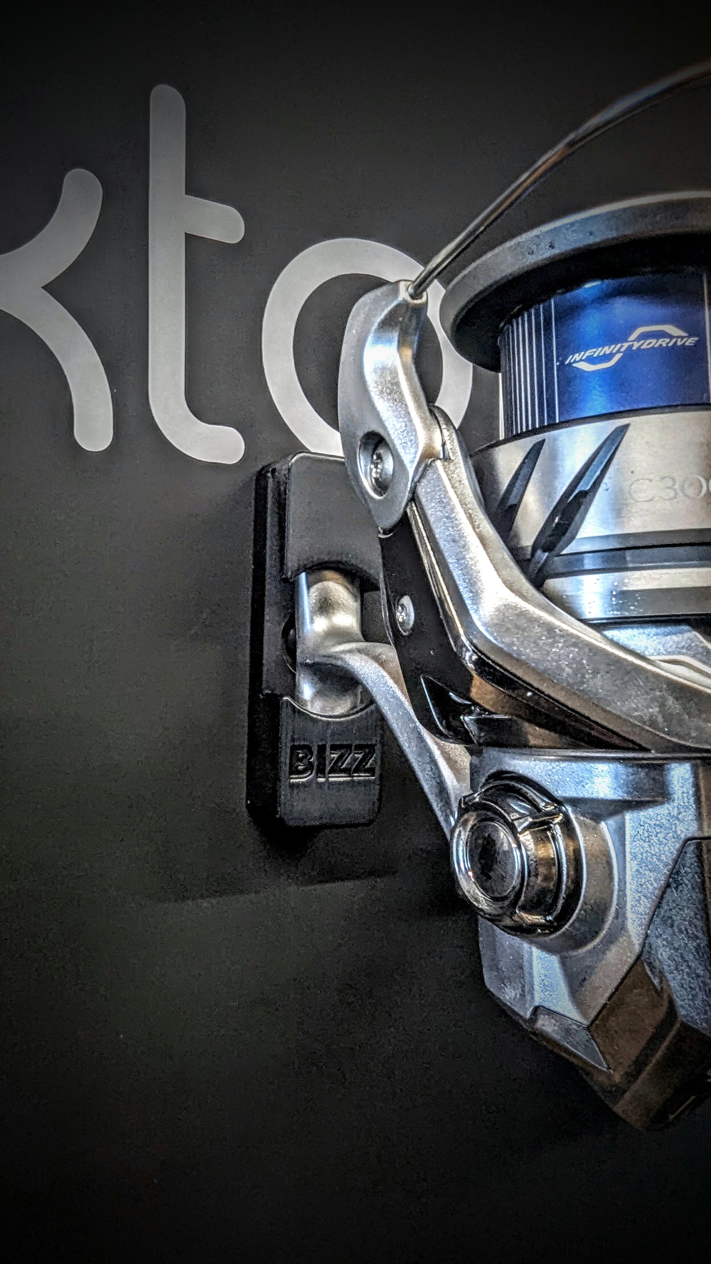 BIZZ Reelmount Rollenhalter